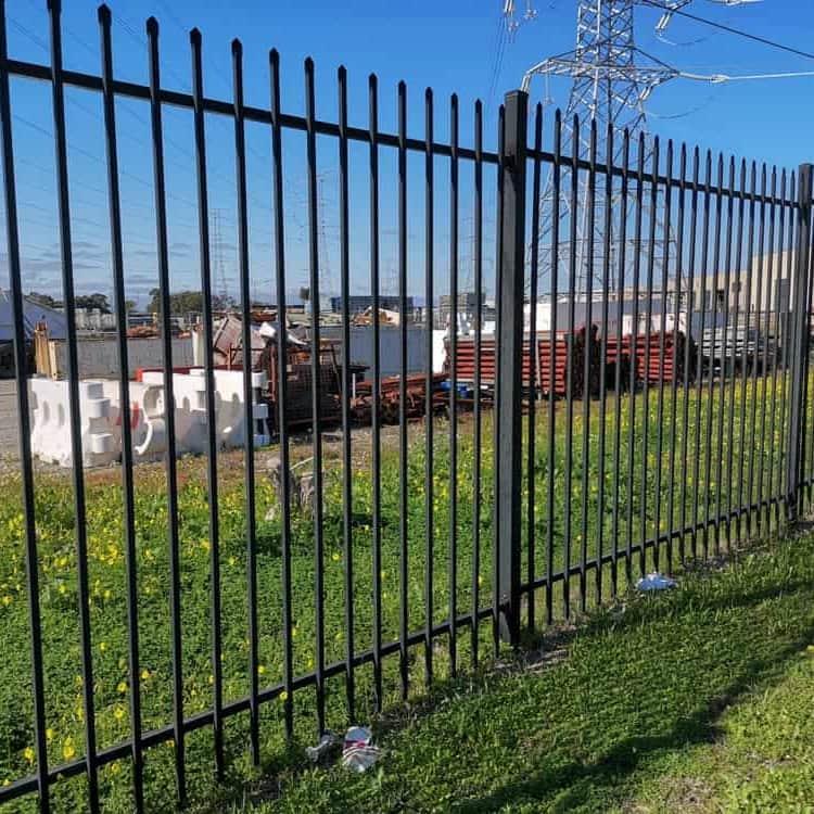 How to Choose a Reliable Steel Tubular Fence Manufacturer