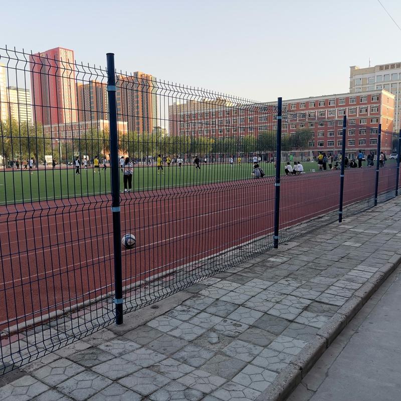 Round post 3D fence